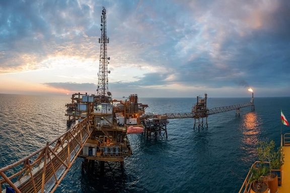 Iran's Aboozar oil rig near Khark island