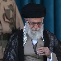 "ربع ساعة قبل السقوط".. مؤشرات الانهيار في إيران