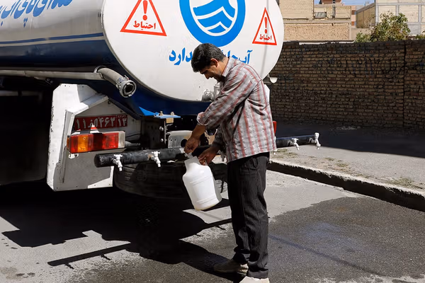 فرمانده سپاه خراسان جنوبی: طوری تبلیغ می‌کنند که مشکل آب و انرژی مختص کشور ماست