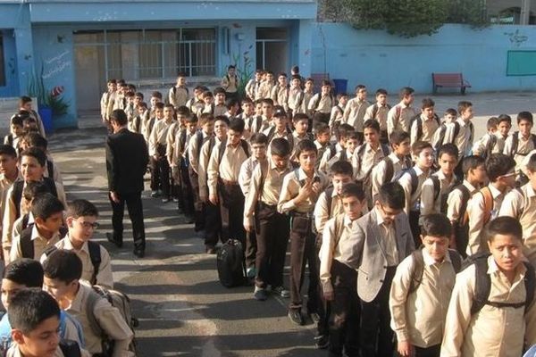 بسبب تفاقم المشكلات الاقتصادية.. 2 في المائة فقط من أطفال إيران يتناولون الألبان يوميًا 