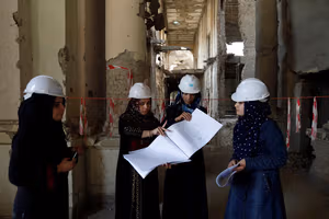 یافته‌های یک پژوهش در ایران: مشارکت بیشتر زنان در بازار کار به کاهش نرخ خودکشی می‌انجامد