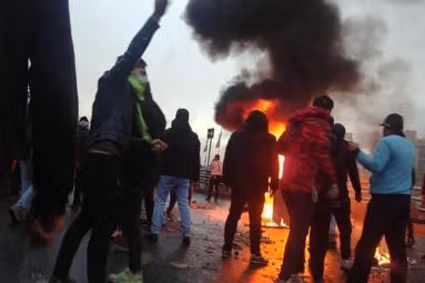 جامعه ایران از اعتراضات سراسری سالانه به مقاومت روزمره مقابل حکومت روی آورده است