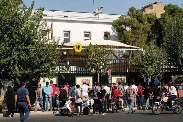 ألمانيا: لم نغلق سفارتنا في طهران.. لكن الخدمات القنصلية متوقفة