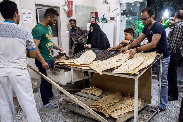  Iran sees steep bread price hikes as inflation bites