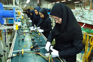 «شیفت دوم» در خانه‌؛ مسئولیت مضاعف زنان شاغل ایرانی