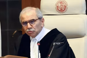 تاکید نخست‌وزیر لبنان بر خلع سلاح حزب‌الله و پاسخگو کردن مقصران انفجار بندر بیروت 