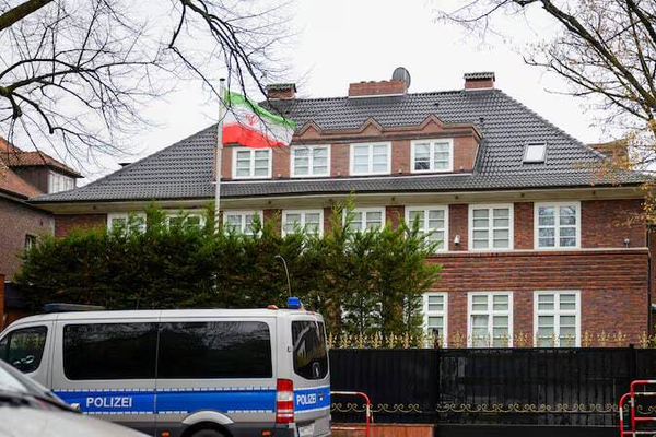 أميركا و13 دولة من حلفائها: متحدون ضد تهديدات أجهزة الاستخبارات الإيرانية